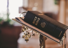 Según la IA, la Biblia es el libro más influyente de la historia